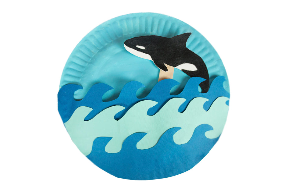 Blue Whale Paper Plate Craft - The Farmwife Crafts
